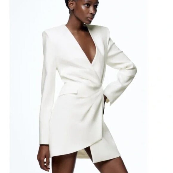 ZARA | LIKE NEW | Ecru blazer dress | White Ivory | SIZE Medium | BLOGGER FAVE - Picture 4 of 10